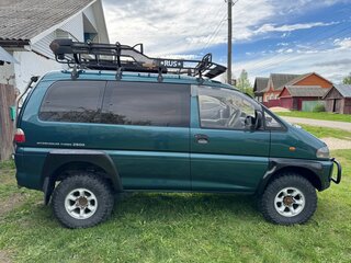 1994 Mitsubishi Delica IV, зелёный, 1900000 рублей, вид 4