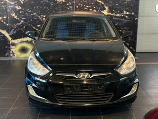2012 Hyundai Solaris I, чёрный, 650000 рублей, вид 2