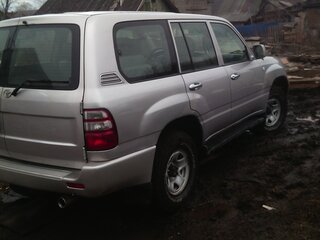 2004 Toyota Land Cruiser 105 100 Series Рестайлинг 1, серебристый, 2850000 рублей, вид 4