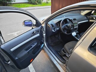 2011 Skoda Octavia DSG7 II (A5) Рестайлинг, серебристый, 820000 рублей, вид 4