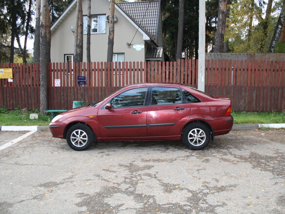 2003 Ford Focus I Рестайлинг, пурпурный - вид 33