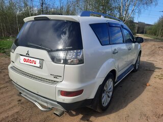 2010 Mitsubishi Outlander II Рестайлинг, белый, 1490000 рублей, вид 5