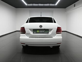 2016 Volkswagen Polo V Рестайлинг, белый, 890000 рублей, вид 4