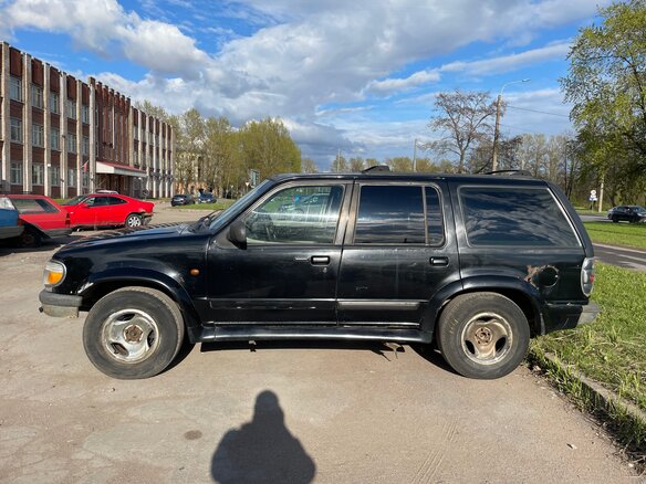 1998 Ford Explorer II, чёрный - вид 2