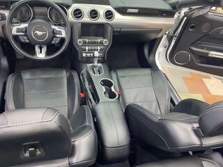 2019 Ford Mustang VI Рестайлинг, белый, 3100000 рублей, вид 5