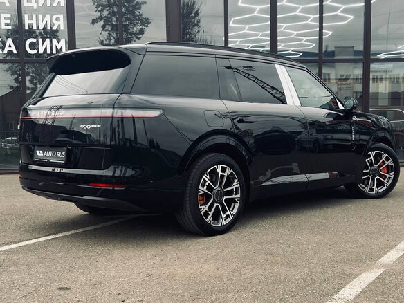 2026 Lynk & Co 900, чёрный - вид 6