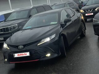 2022 Toyota Camry VIII (XV70) Рестайлинг, чёрный, 2800000 рублей, вид 2