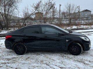 2014 Hyundai Solaris I, чёрный, 825000 рублей, вид 3