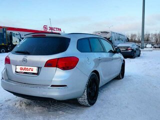 2012 Opel Astra J Рестайлинг, серебристый, 749000 рублей, вид 3