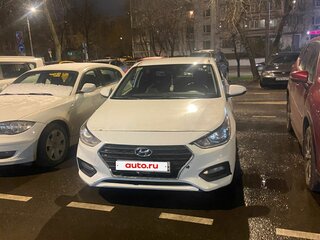 2017 Hyundai Solaris II, белый, 910000 рублей, вид 2