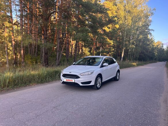 2015 Ford Focus III Рестайлинг, белый, 1100000 рублей - вид 1