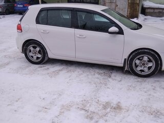 2010 Volkswagen Golf VI, белый, 800000 рублей, вид 2