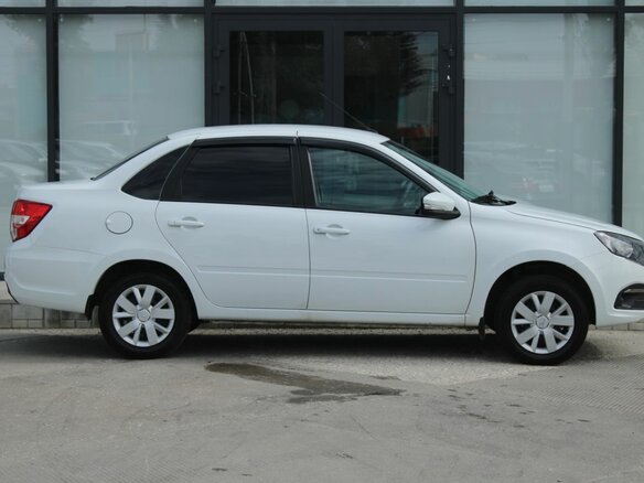 2023 Lada (ВАЗ) Granta I Рестайлинг, белый, 680000 рублей - вид 3