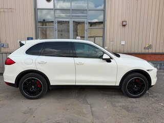 2011 Porsche Cayenne II (958), белый, 2545000 рублей, вид 3
