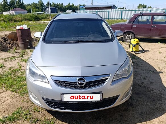 2011 Opel Astra J, серебристый, 600000 рублей