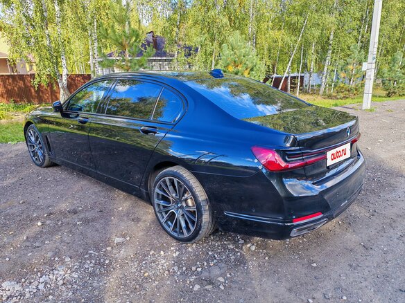 2021 BMW 7 серии 740i VI (G11/G12) Рестайлинг, чёрный, 5950000 рублей - вид 3
