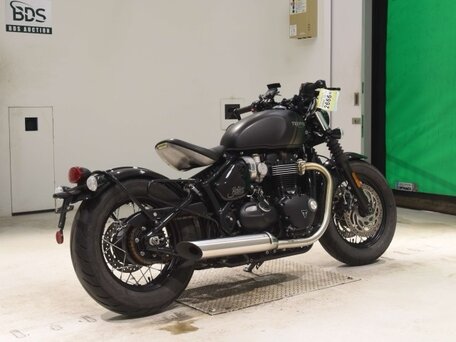 2021 Triumph Bonneville Bobber, чёрный, 1310000 рублей, вид 5