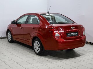2012 Chevrolet Aveo II, красный, 619000 рублей, вид 2