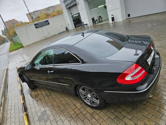 2006 Mercedes-Benz CLK-Класс 200 II (W209) Рестайлинг, чёрный, 700000 рублей - вид 5