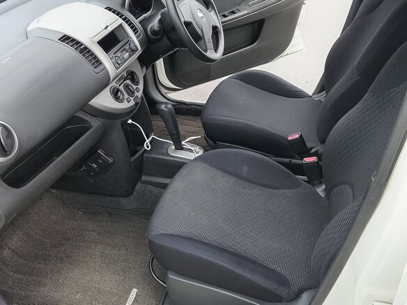 2010 Nissan Note I Рестайлинг, белый, 560000 рублей - вид 8