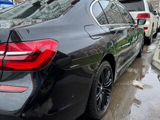 2018 BMW 7 серии Long 750Li xDrive VI (G11/G12), чёрный, 2850000 рублей, вид 2
