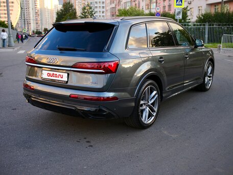 2021 Audi Q7 45 TDI II (4M) Рестайлинг, серый, 7990000 рублей, вид 5