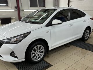 2020 Hyundai Solaris II, белый, 1700000 рублей, вид 2