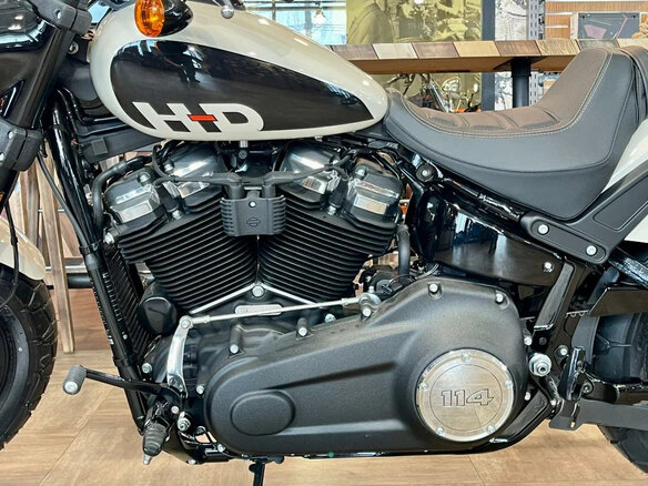 2022 Harley-Davidson Fat Bob, белый, 3100000 рублей - вид 11