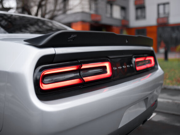 2019 Dodge Challenger III Рестайлинг 2, серебристый - вид 7