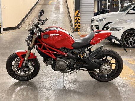 2011 Ducati Monster 1100, красный, 619000 рублей, вид 3