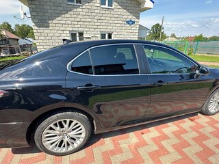 2019 Toyota Camry VIII (XV70), чёрный, 2350000 рублей, вид 3