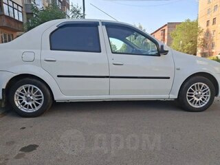 2013 Renault Logan I Рестайлинг, белый, 370000 рублей, вид 2