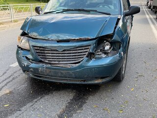 2001 Chrysler Voyager IV, зелёный, 180000 рублей, вид 1