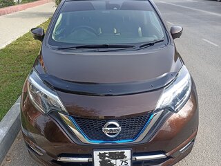 2017 Nissan Note e-Power II Рестайлинг, коричневый, 1080000 рублей, вид 1