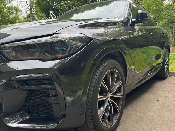 2023 BMW X6 40i III (G06), чёрный, 10500000 рублей - вид 1