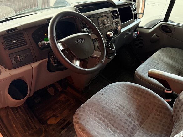 2010 Ford Transit, белый, 1150000 рублей - вид 2