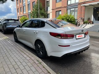 2019 Kia Optima IV Рестайлинг, белый, 1299999 рублей, вид 5