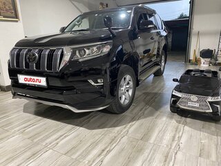 2018 Toyota Land Cruiser Prado 150 Series Рестайлинг 2, чёрный, 4690000 рублей, вид 4