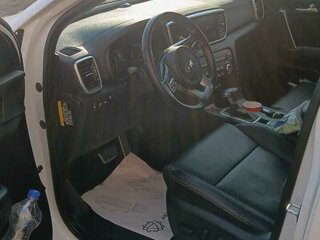 2020 Kia Sportage IV Рестайлинг, белый, 2500000 рублей, вид 4