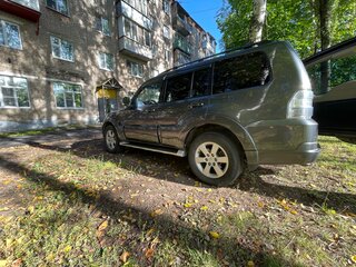 2013 Mitsubishi Pajero IV Рестайлинг 1, серый, 2439000 рублей, вид 5