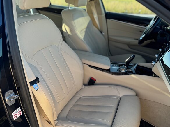 2020 BMW 5 серии 530d xDrive VII (G30/G31/G38), синий, 3100000 рублей - вид 15