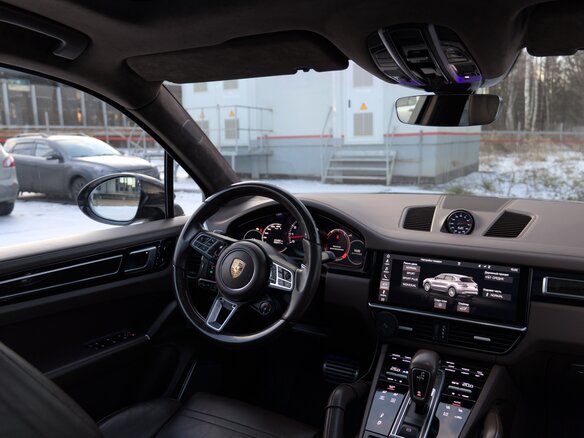 2018 Porsche Cayenne Turbo III, коричневый, 9000000 рублей - вид 13