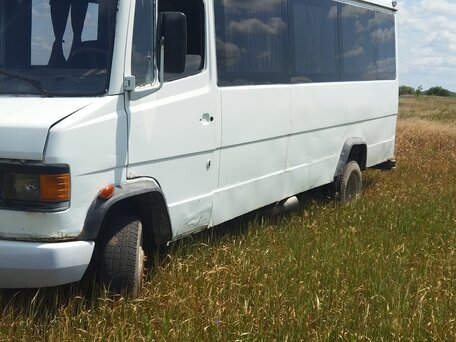 1992 Mercedes-Benz T2, белый, 300000 рублей, вид 2