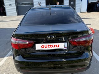 2013 Kia Rio 5-speed III, чёрный, 970000 рублей, вид 2