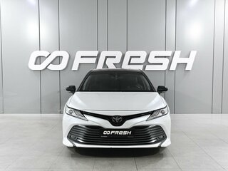 2018 Toyota Camry VIII (XV70), белый, 3095000 рублей, вид 3