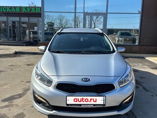 2017 Kia Ceed II Рестайлинг, серебристый, 1480000 рублей, вид 1
