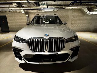 2019 BMW X7 40i I (G07), белый, 6980000 рублей, вид 3