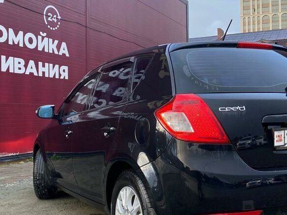 2011 Kia Ceed I Рестайлинг, чёрный, 850000 рублей - вид 9