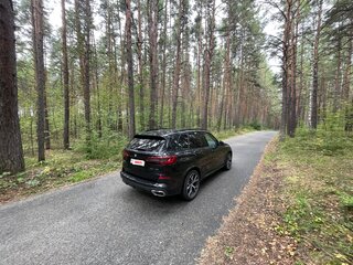 2019 BMW X5 40i IV (G05/G18), чёрный, 6300000 рублей, вид 3