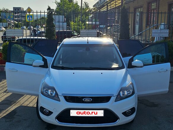 2008 Ford Focus II Рестайлинг, белый, 660000 рублей - вид 2